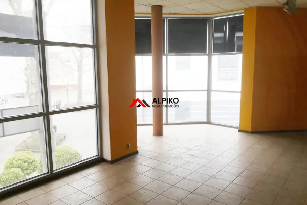 pomorskie, kwidzyński, Kwidzyn, Budynek handlowo usługowy